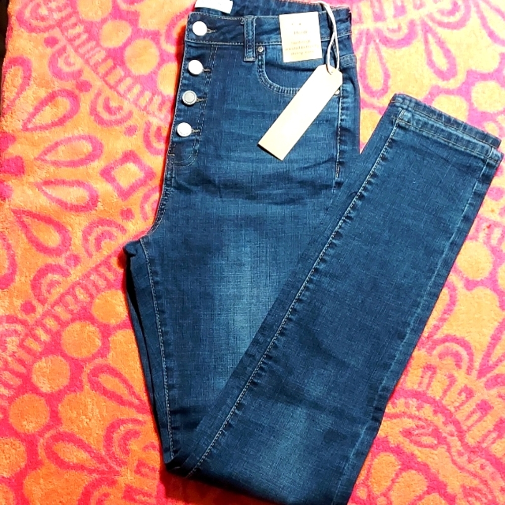 NEW Jeans Sz8  Highwaist, Button fly, Skinny  FINAL